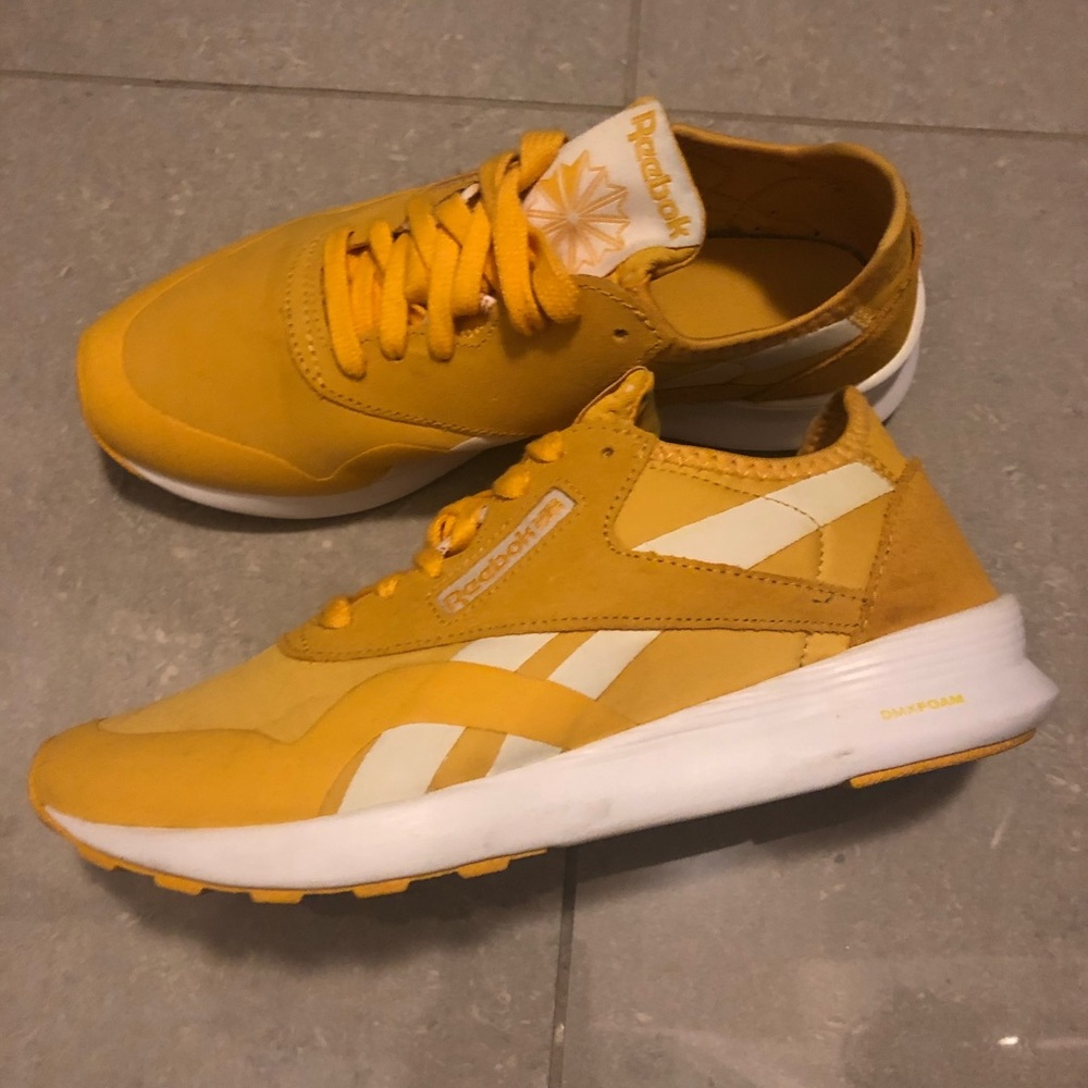 Reebok Classics Women’s size 7.5